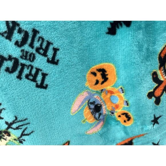 COPY - *TikTok Viral* Stitch Halloween Plush Throw (Disney) 2024 - Picture 9 of 14